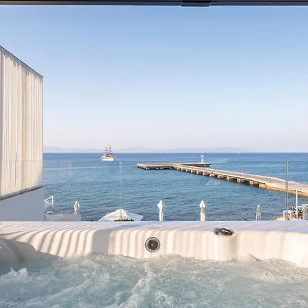 Soleluna 2-on The Beach-hot Tub-smart דירה