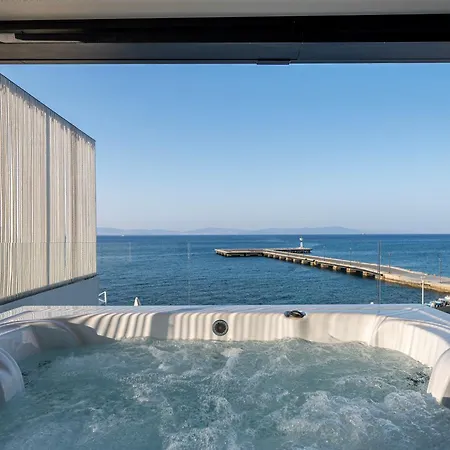 Apartment Soleluna 2-on The Beach-hot Tub-smart