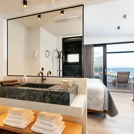 Apartment Soleluna 2-on The Beach-hot Tub-smart Kos Town