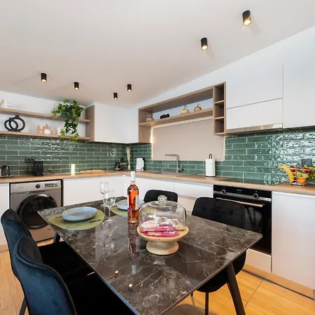 Soleluna 2-on The Beach-hot Tub-smart Daire İstanköy